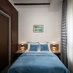 Lanterna Boutique *
