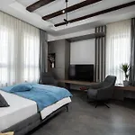 Lanterna Boutique *